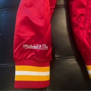 Mens Mitchell & Ness Atlanta Hawks Satin Jacket Size L
